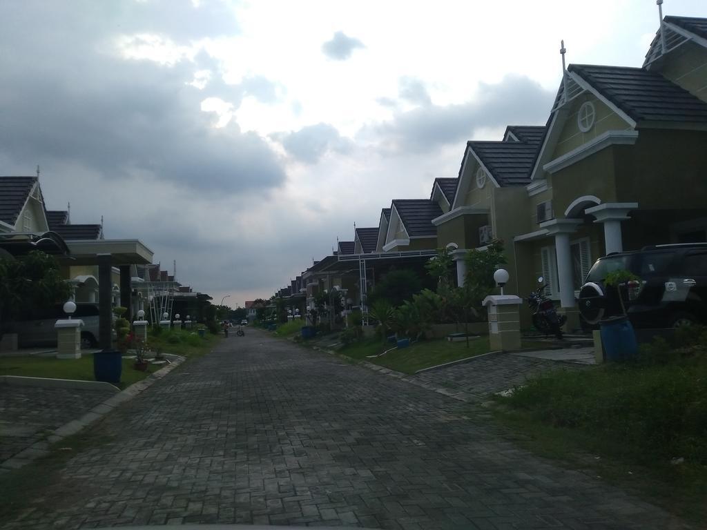 Jasmine Park Guest House Semarang Ngoại thất bức ảnh