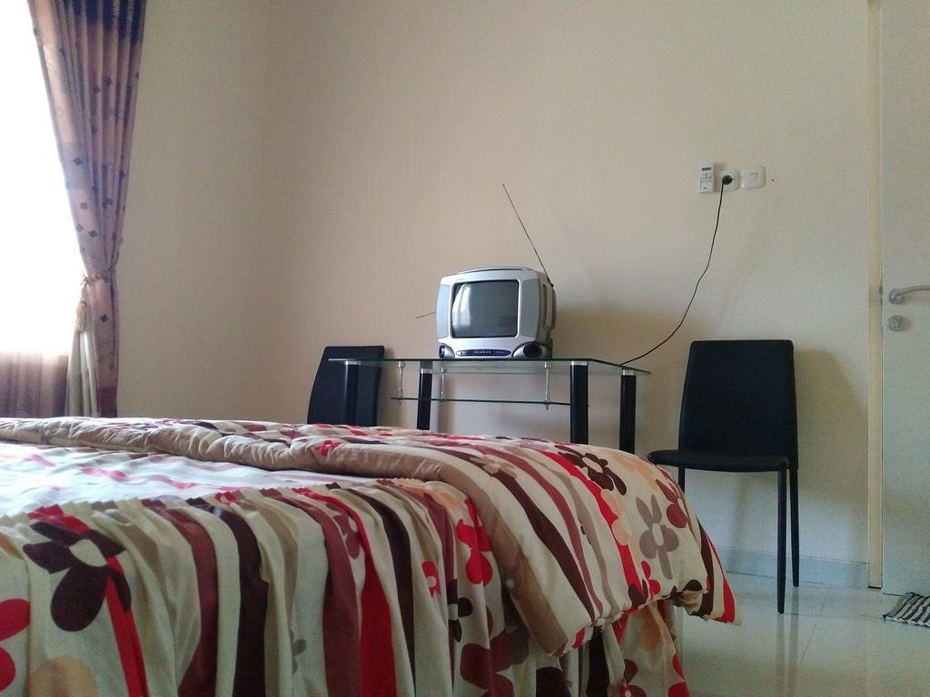 Jasmine Park Guest House Semarang Ngoại thất bức ảnh