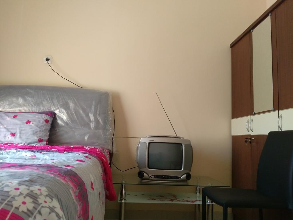 Jasmine Park Guest House Semarang Ngoại thất bức ảnh