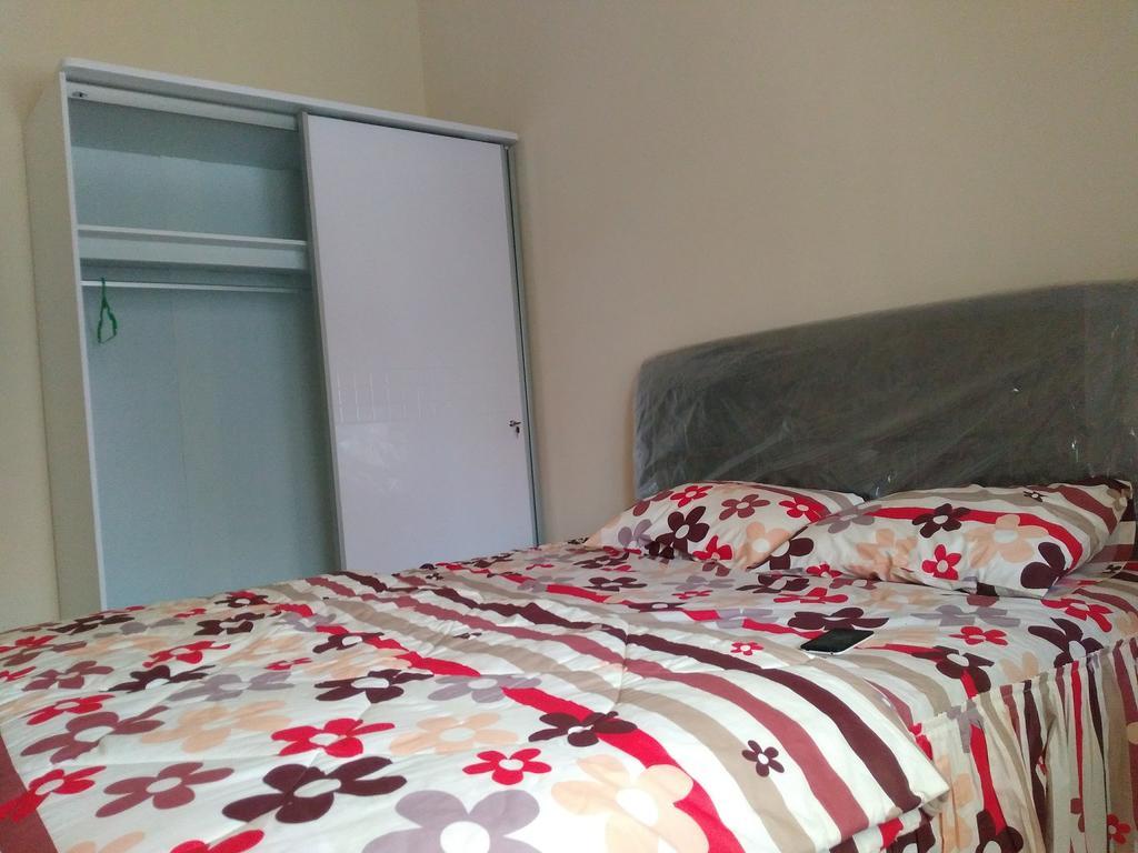 Jasmine Park Guest House Semarang Ngoại thất bức ảnh