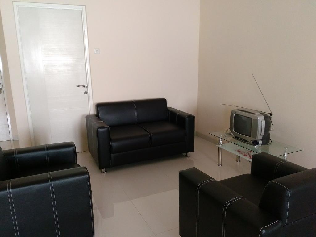 Jasmine Park Guest House Semarang Ngoại thất bức ảnh