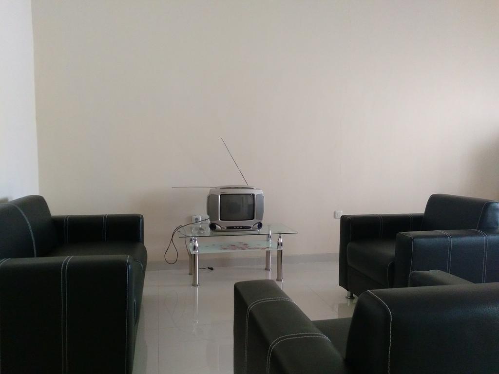 Jasmine Park Guest House Semarang Ngoại thất bức ảnh